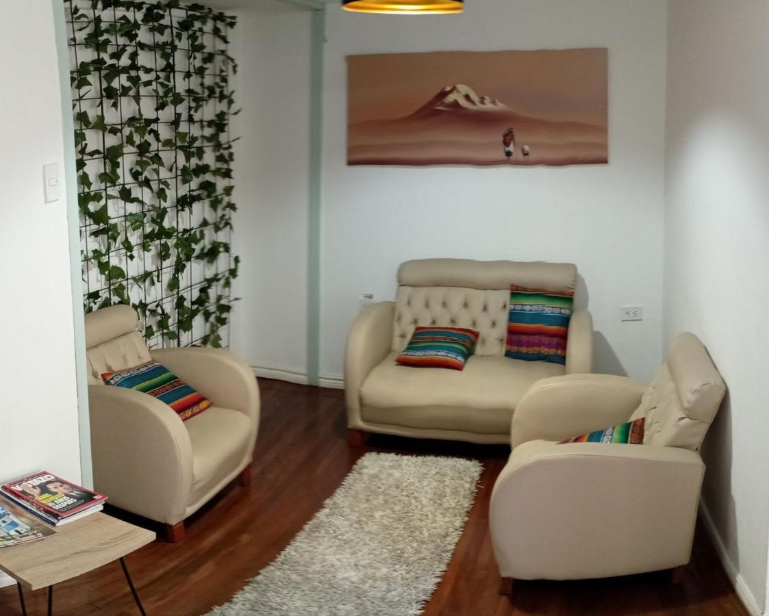 Hotel 9 De Octubre Кито Екстериор снимка